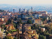 30 Da San Vigilio-stazione funicolare, vista panoramica su Citta Alta, Citta Bassa e pianura